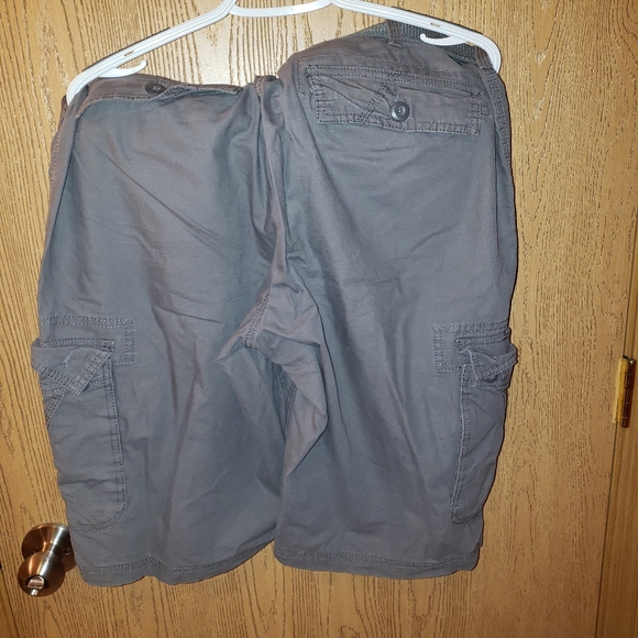 Urban Pipeline Cargo Shorts - Picture 3 of 5